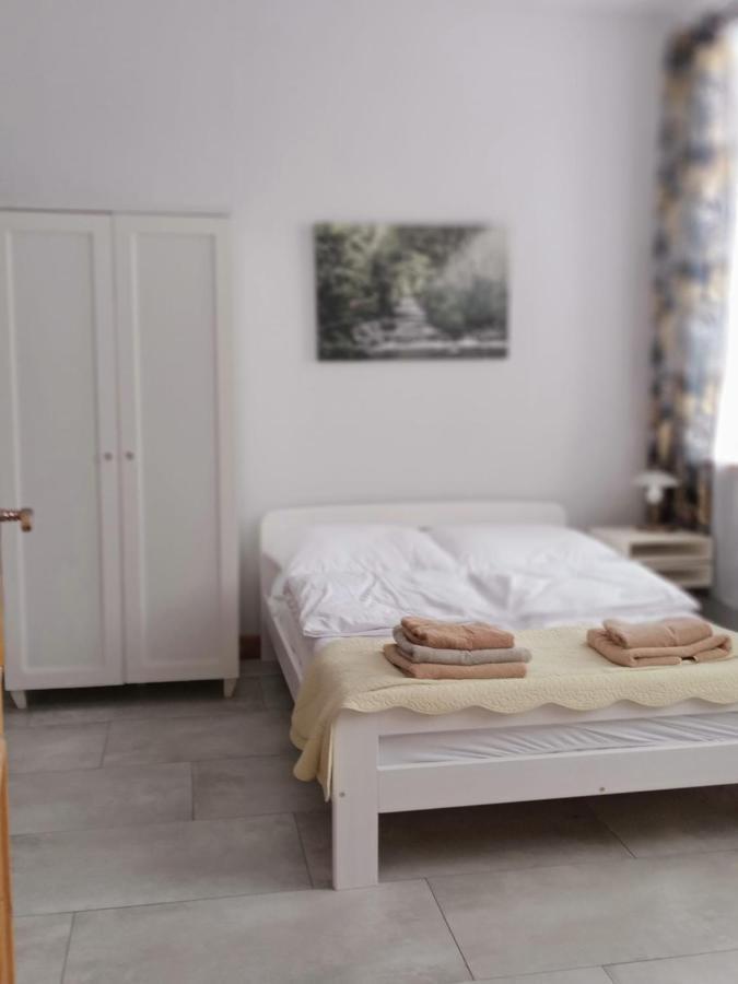 Sunny Bear Bed & Breakfast Jelenia Gora Exterior photo